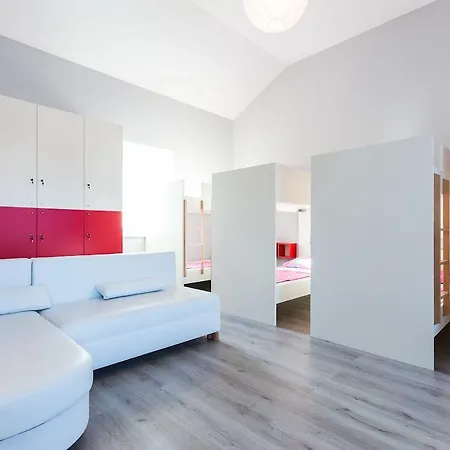 Sunset Hostel *